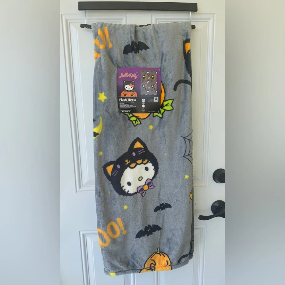 New Hello Kitty Halloween Gray Plush Throw Blanket 50x70